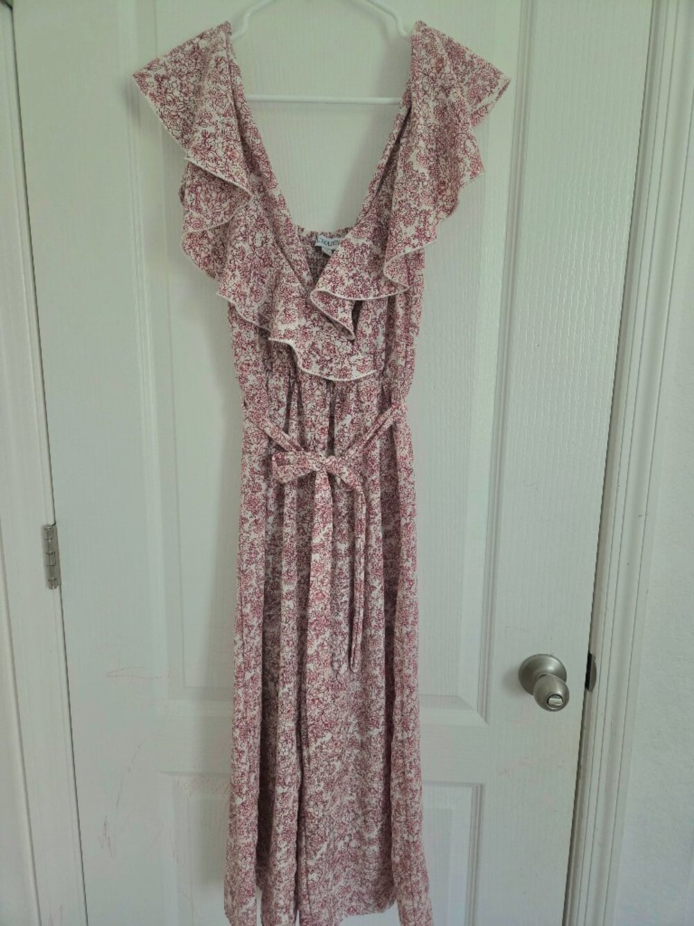 Luxology Floral Jumpsuit Size Small $20